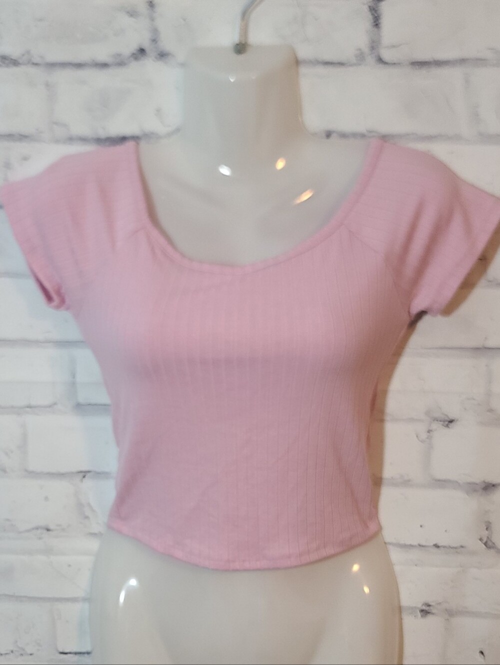 Tilly's Light Pink Ribbed Cropped Tee Shirt Small